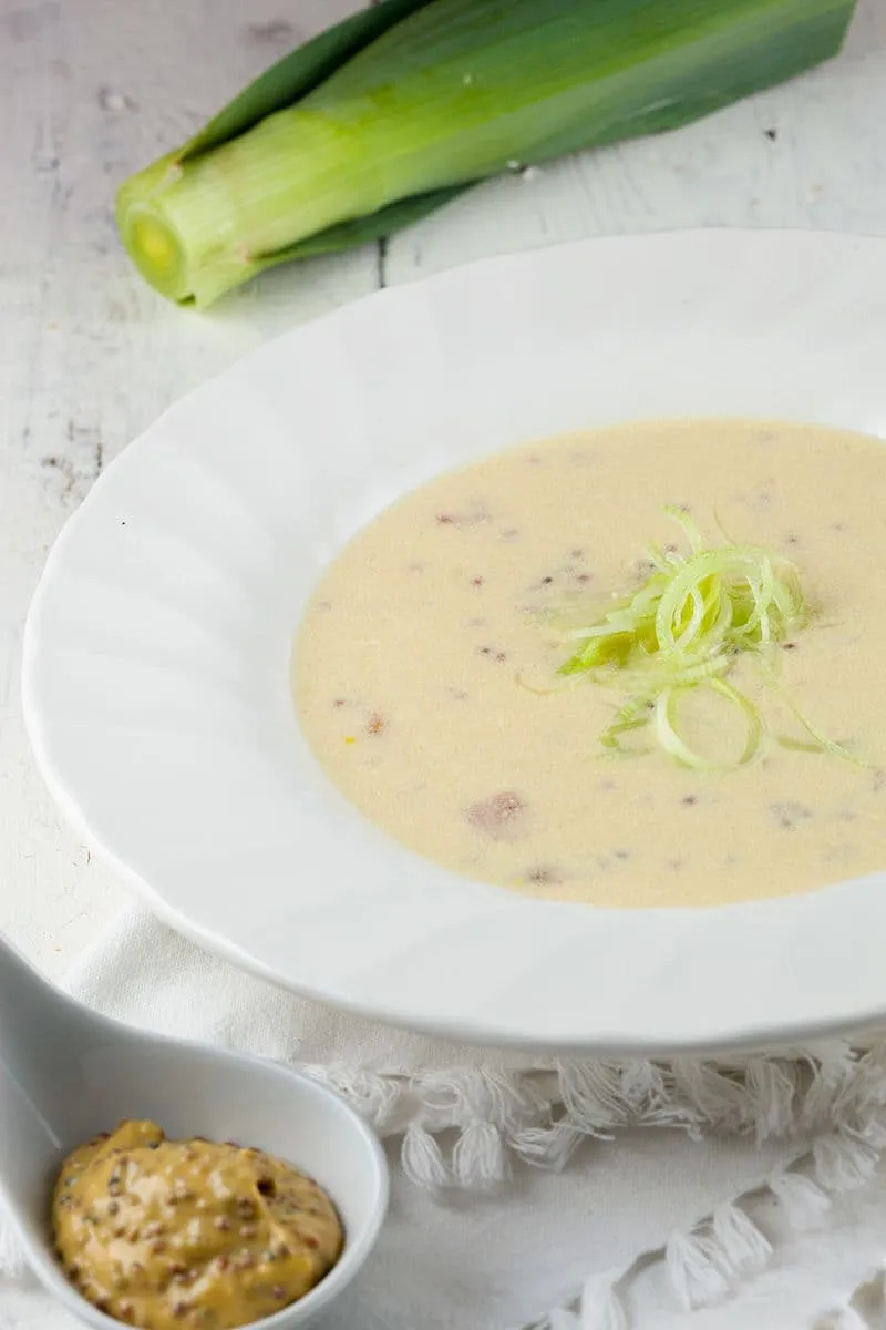 Limburgse mosterdsoep met prei