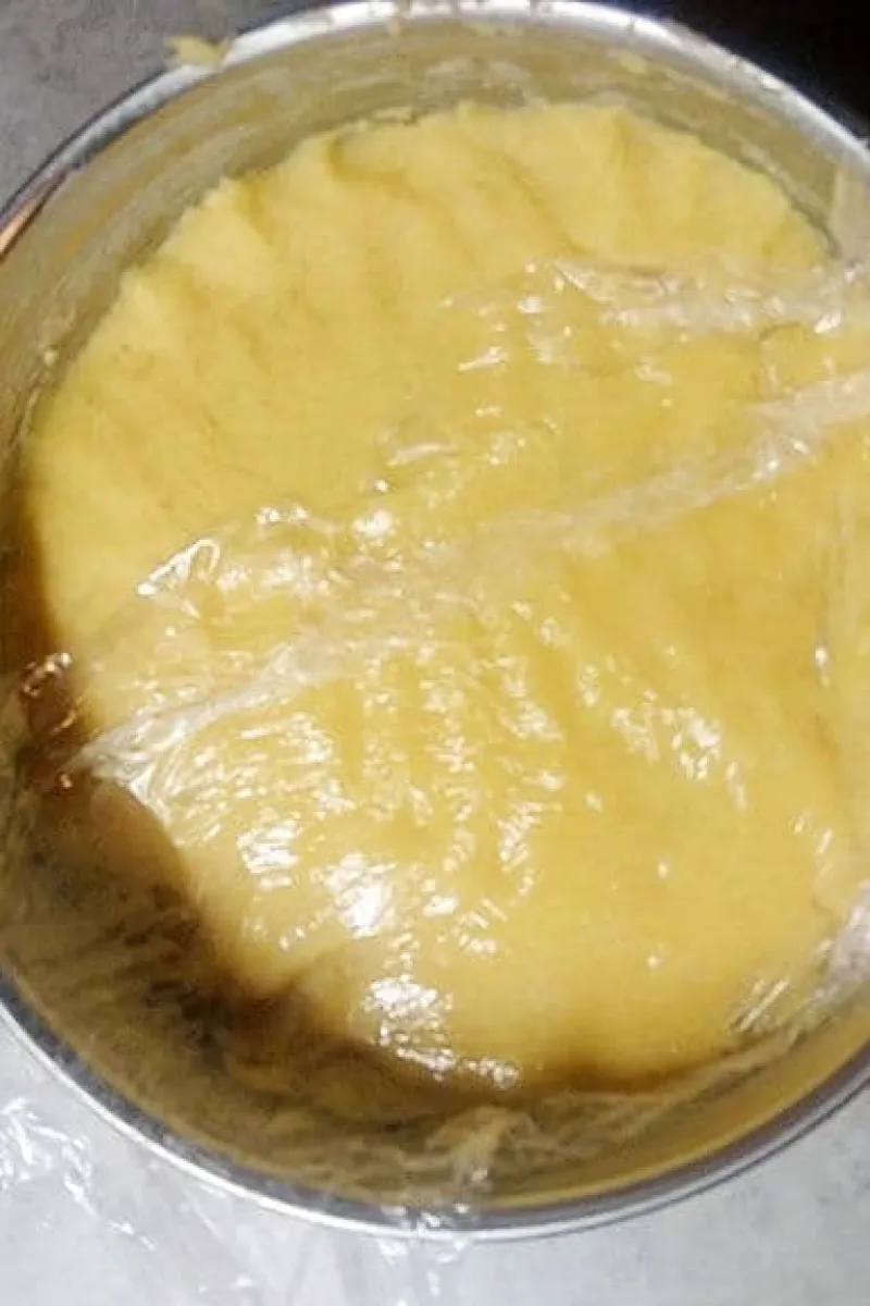 Boterkoek deeg plat maken