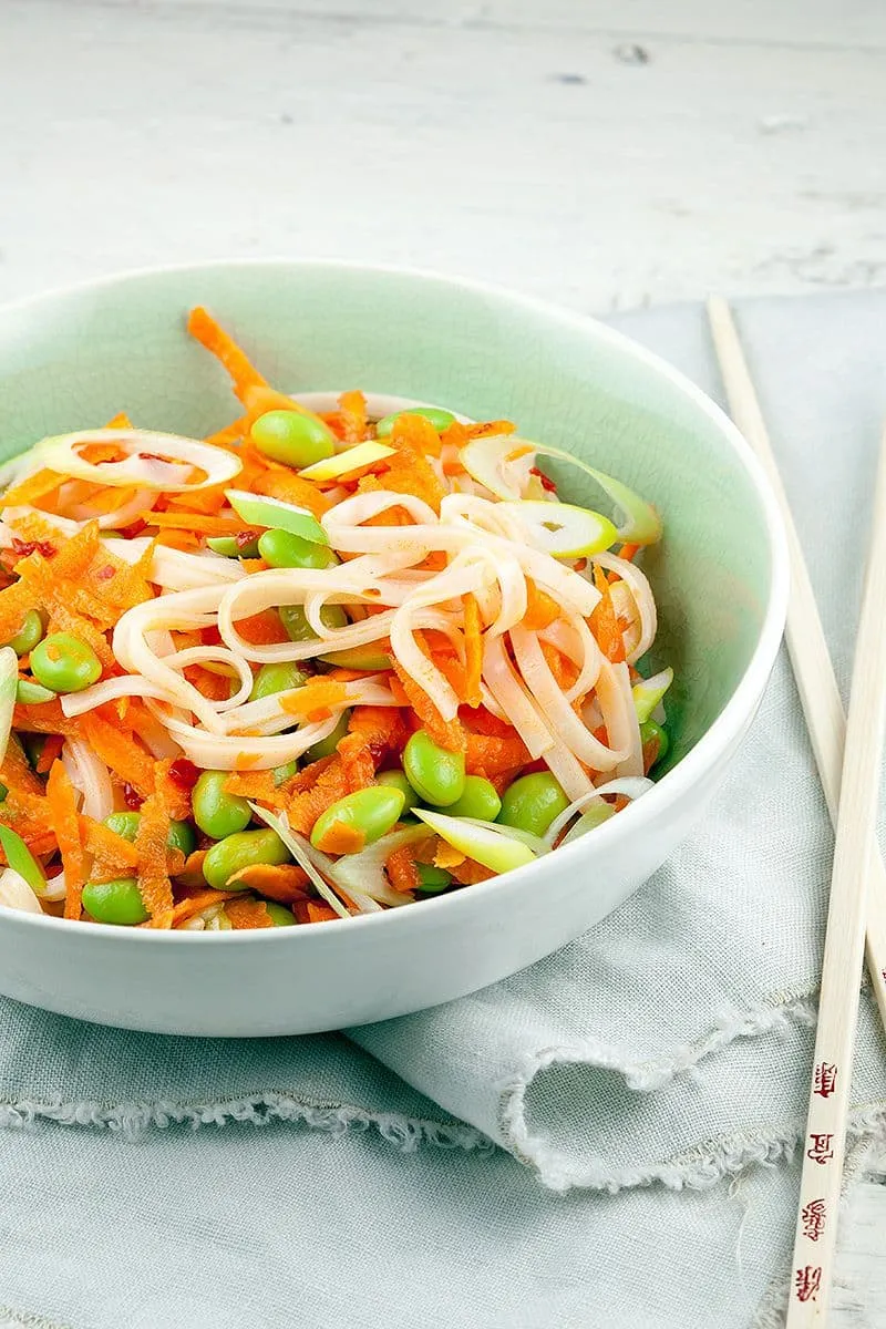 Noedelsalade met edamame