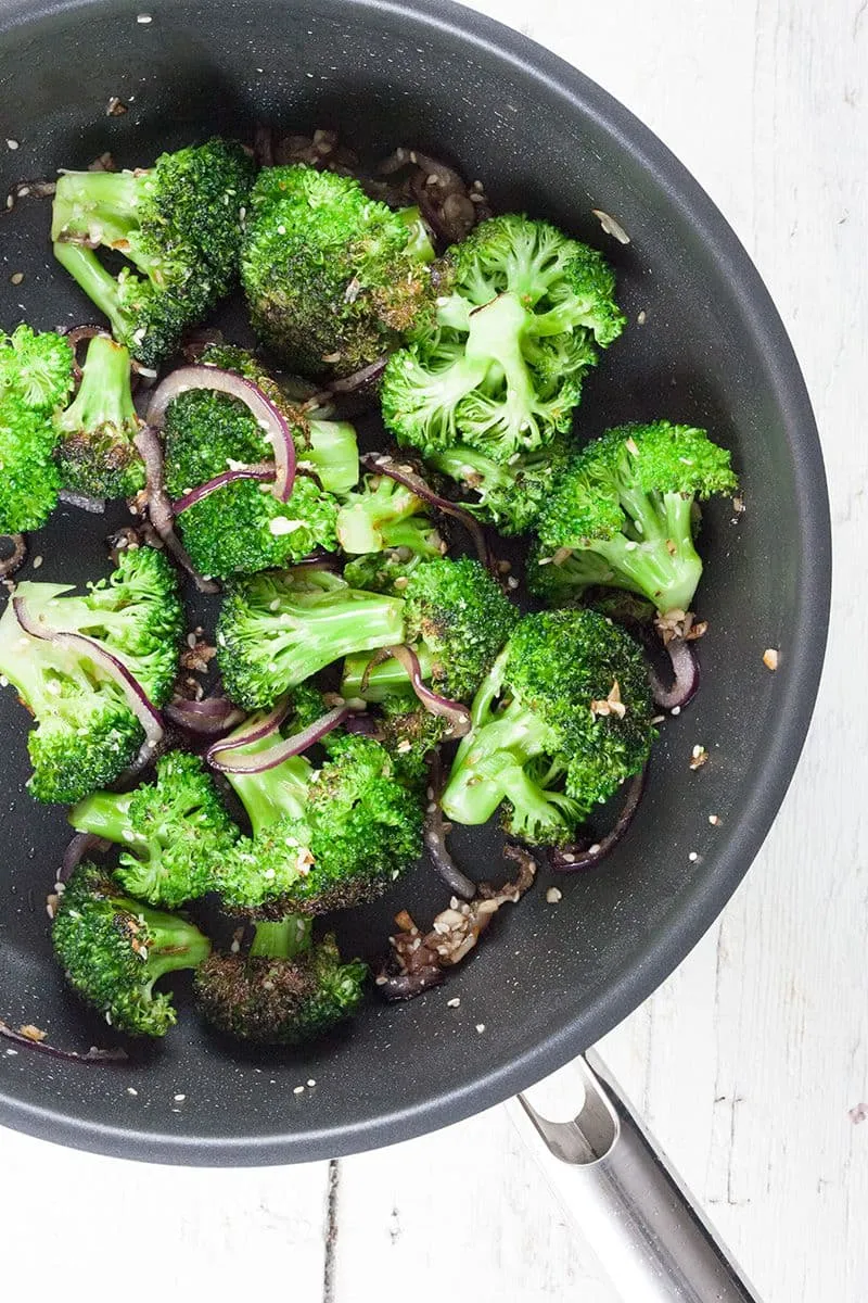 Gebakken broccoli met knoflook