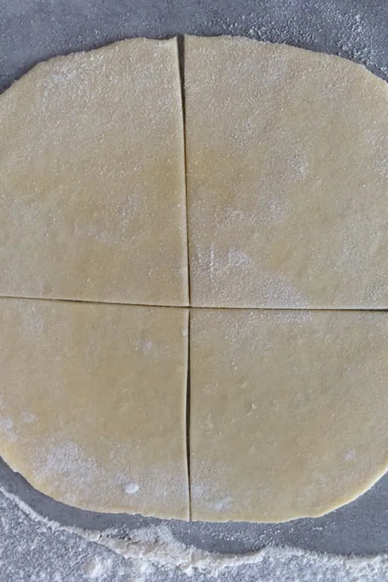 Kurabiye elmali deeg snijden 1