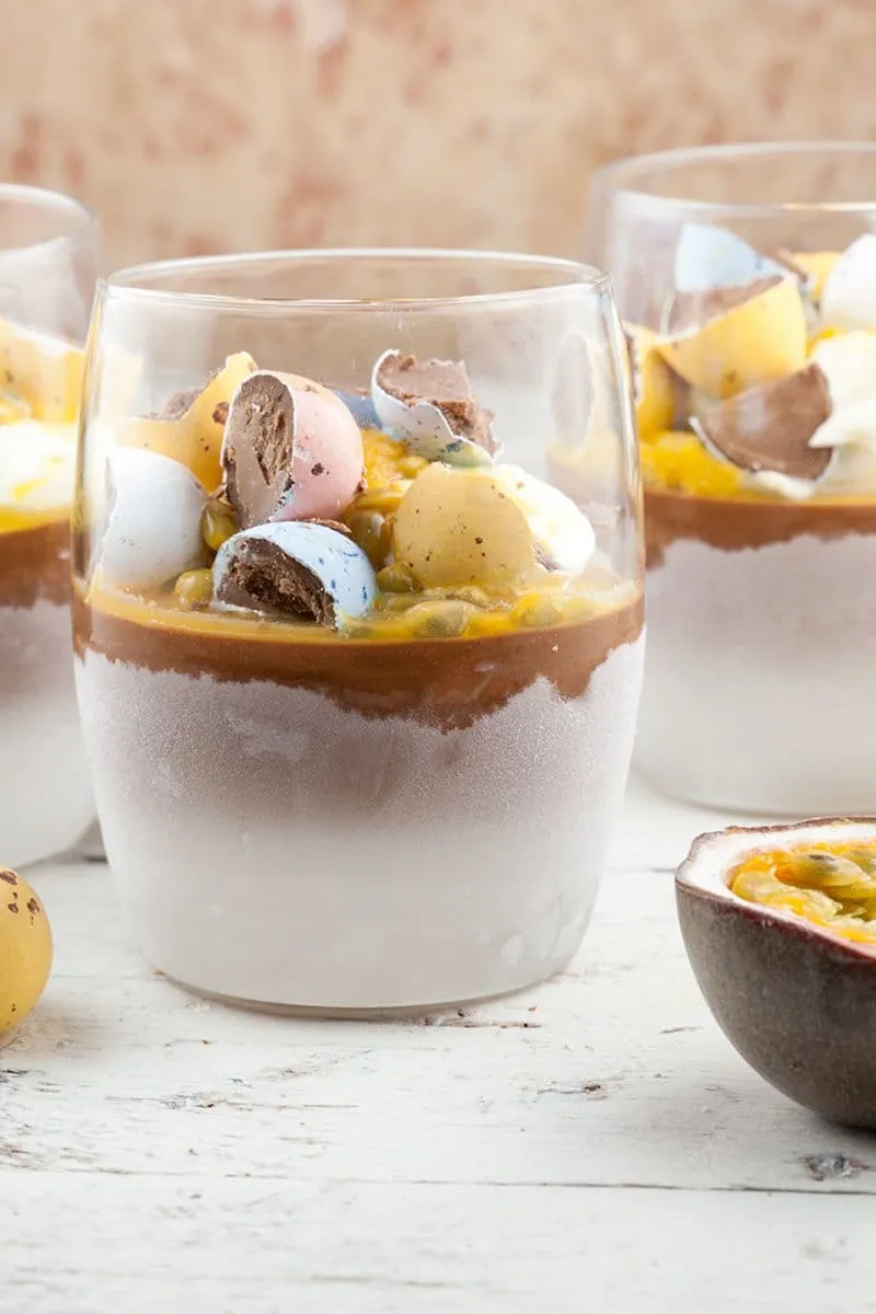 Chocolade parfait met passievrucht