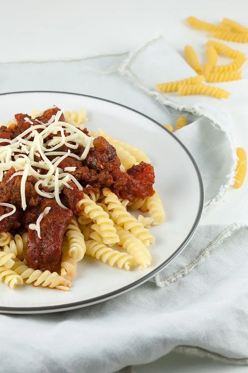 Pasta saus met gehakt en tomaat