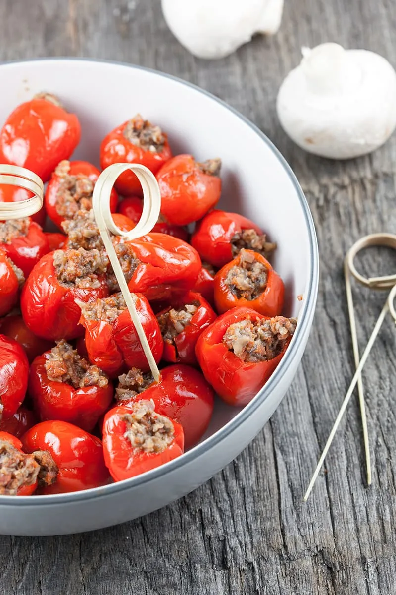 Peppadews gevuld met chorizo en champignons