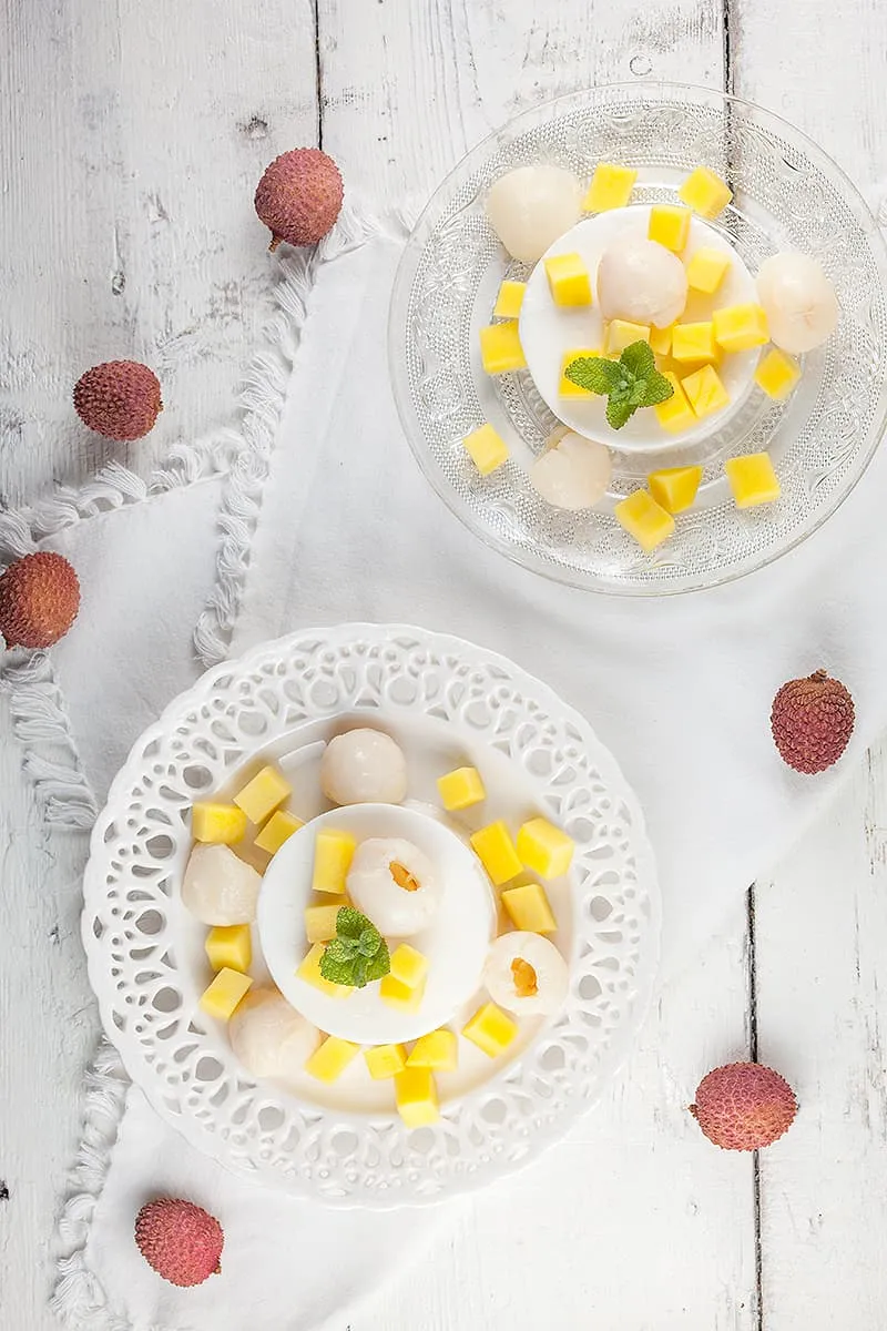 Lychee-kokos pudding met mango