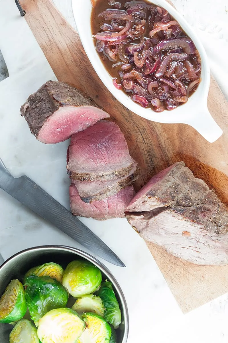 Rosbief met gekarameliseerde ui