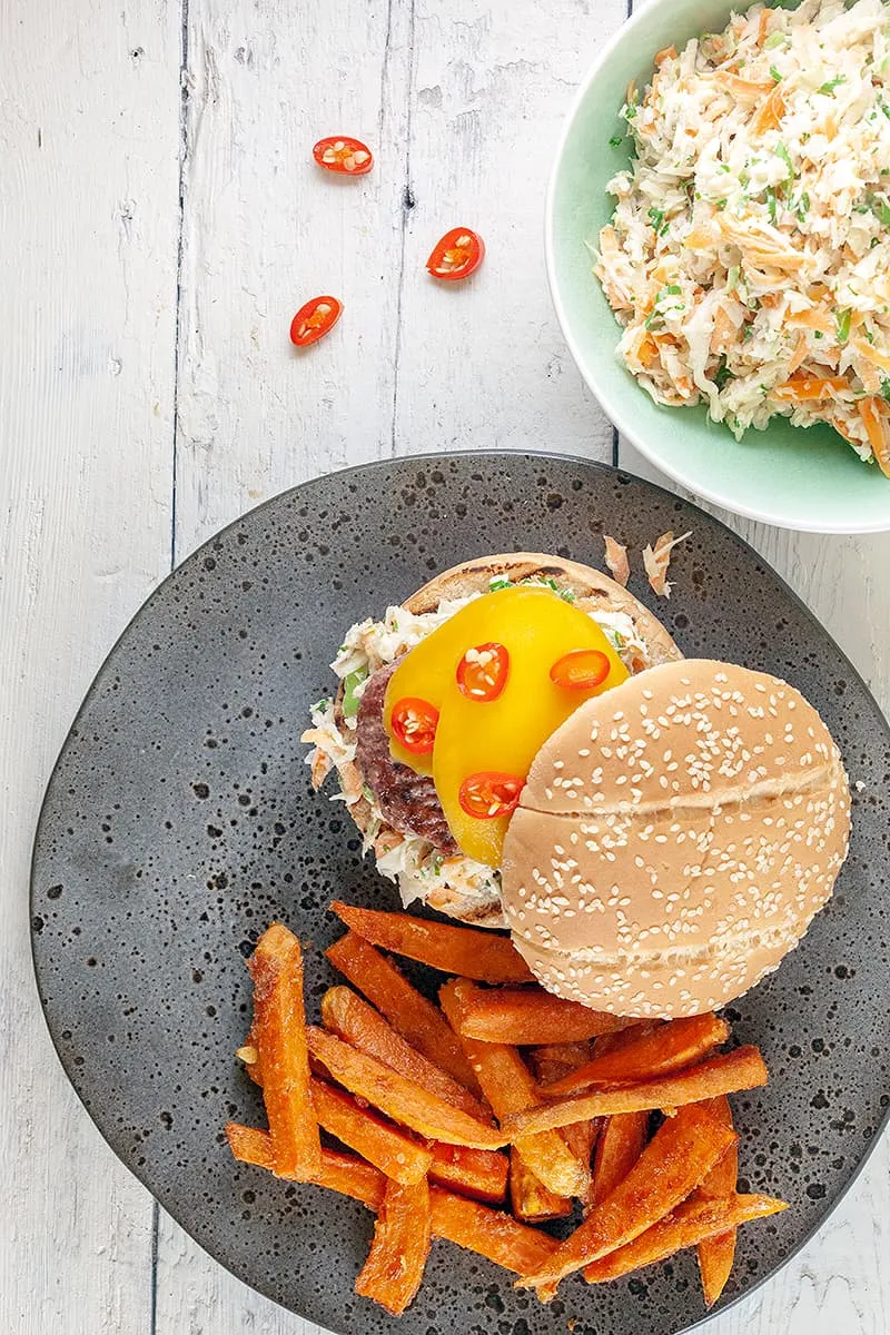 Burgers met witte kool en mango