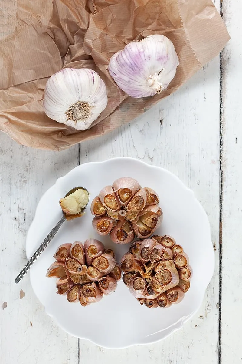 Geroosterde knoflookbollen
