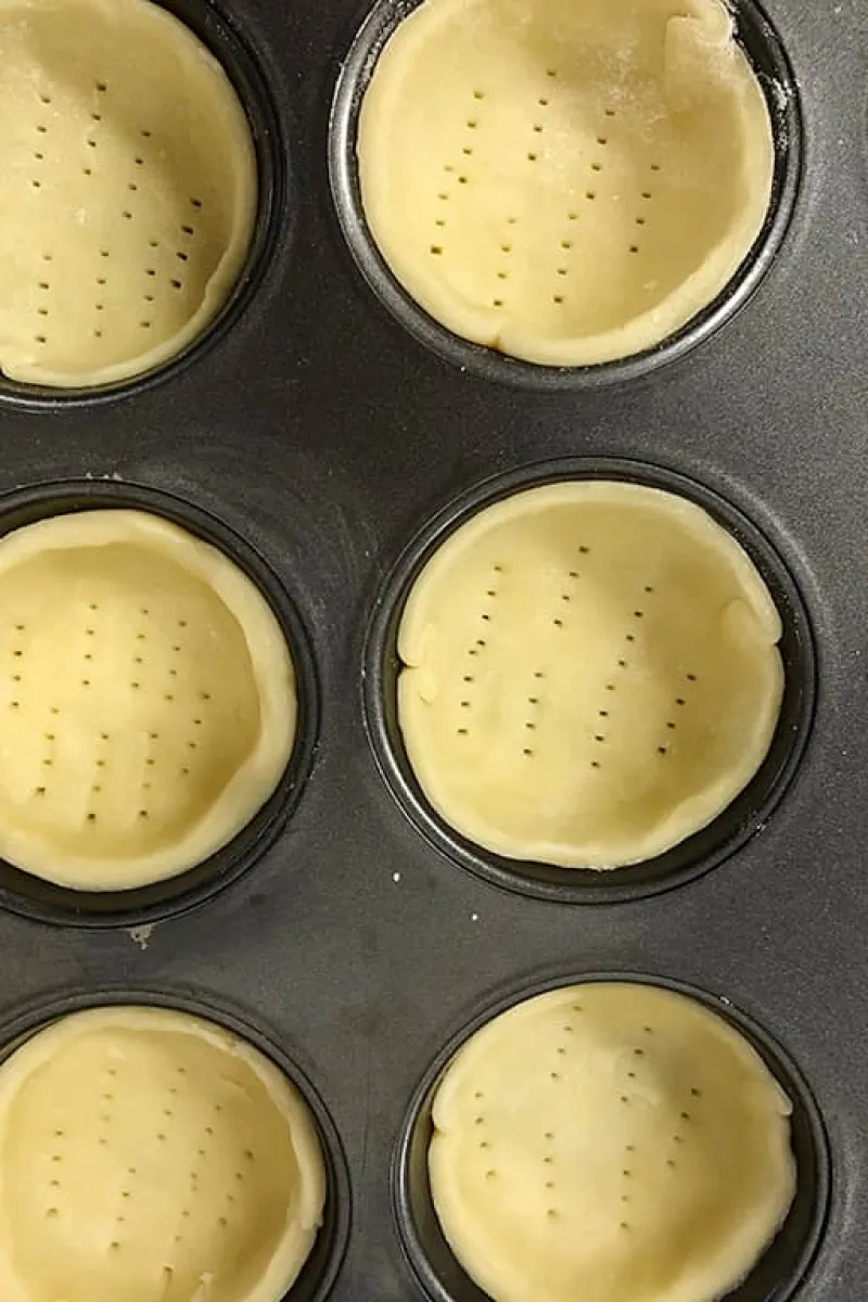 Mini quiches met rode kool bodems