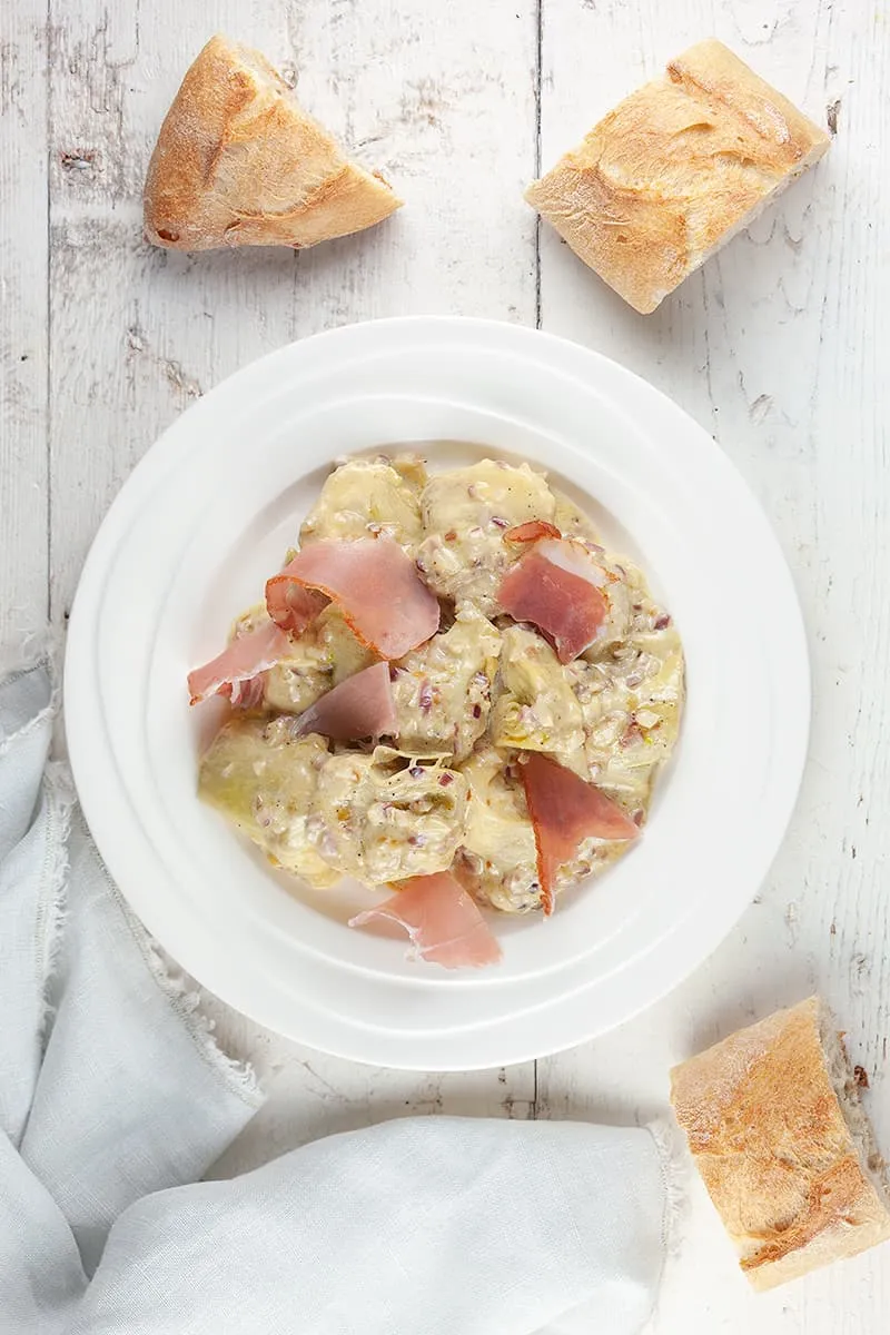 Gebakken artisjok met rauwe ham