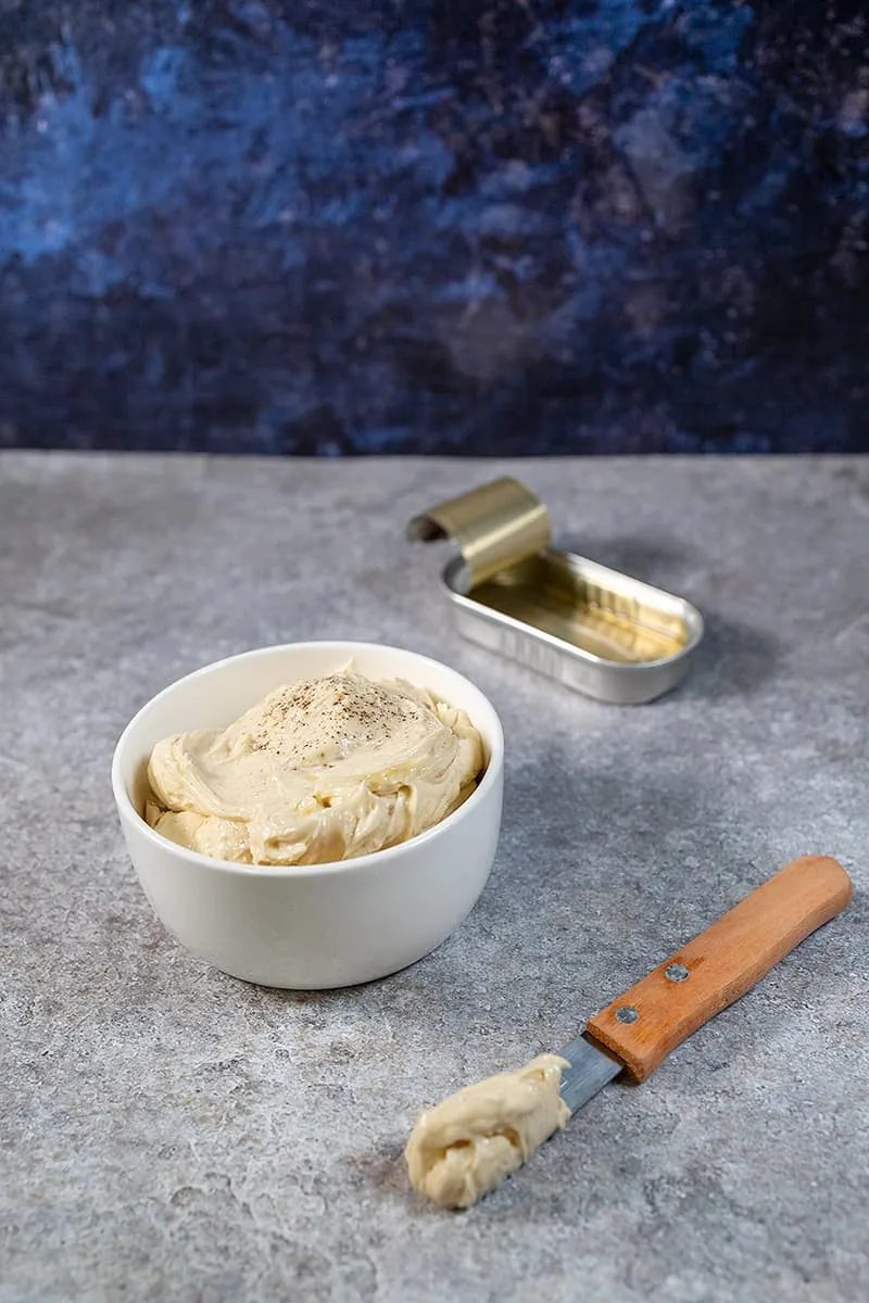 Luchtige ansjovisboter