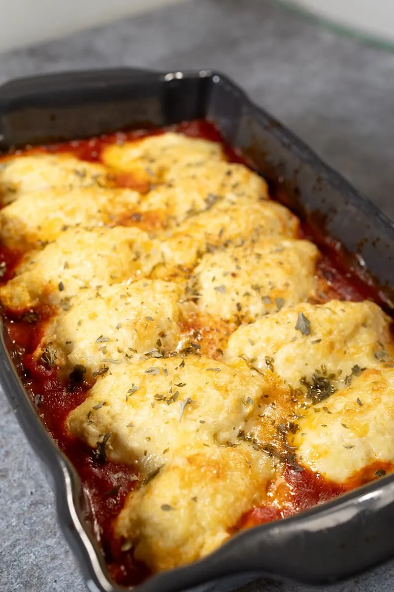 Quenelles met kip en tomatensaus