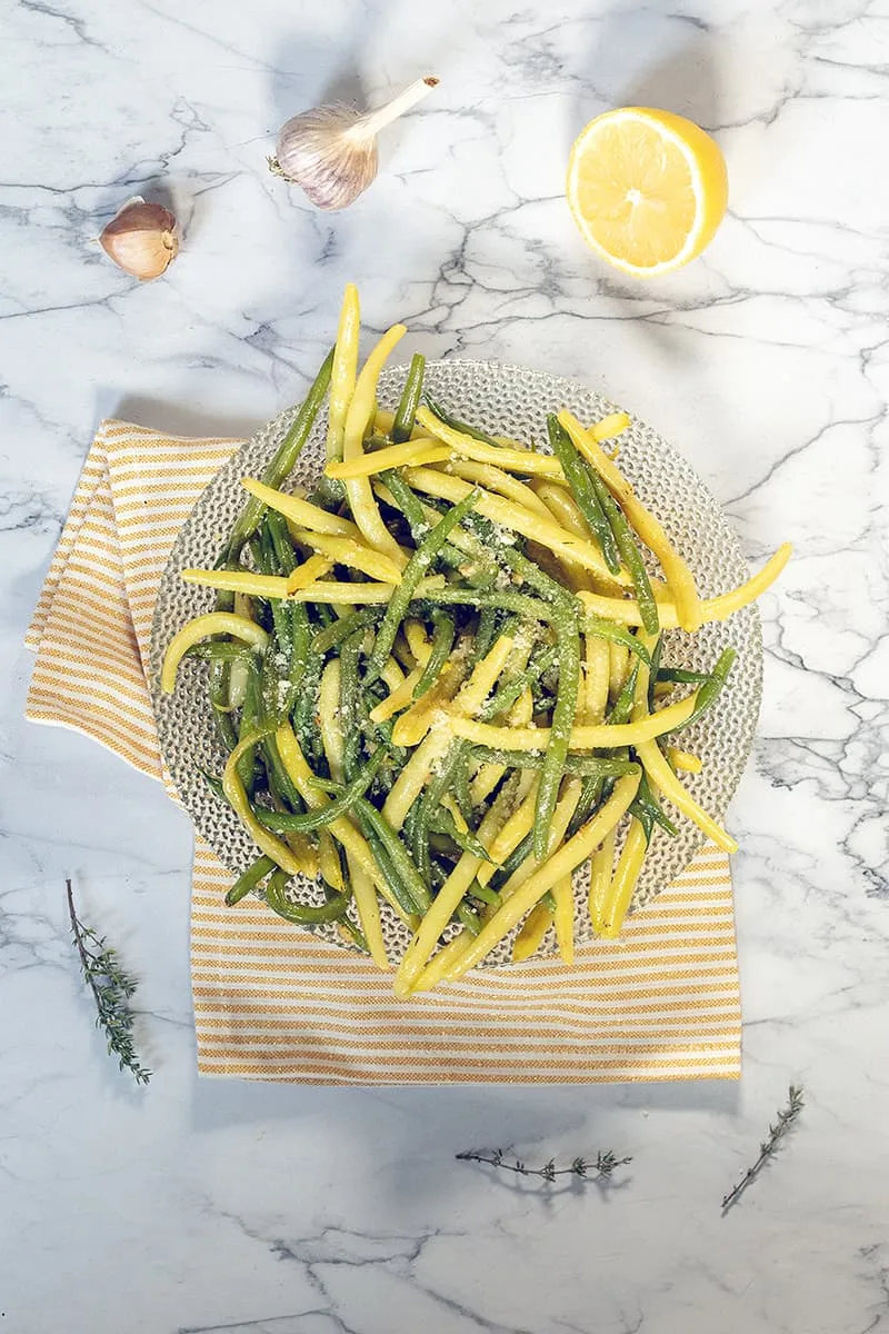 Sperziebonen met knoflook en Parmezaanse kaas