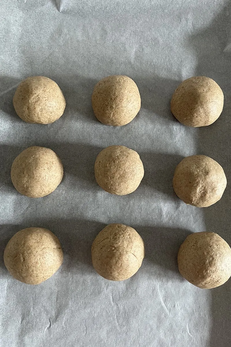 Zachte volkoren bolletjes voorbereiden