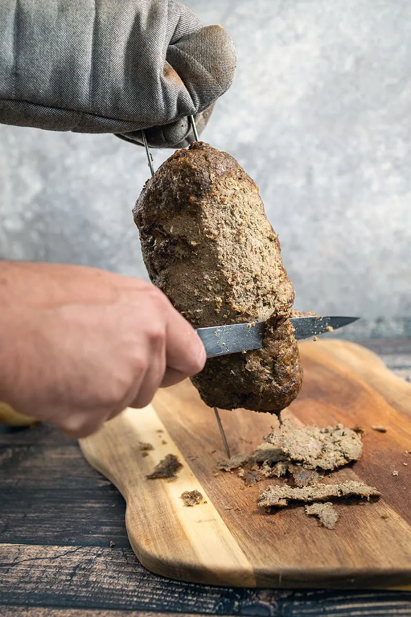 Zelfgemaakte döner kebab spies