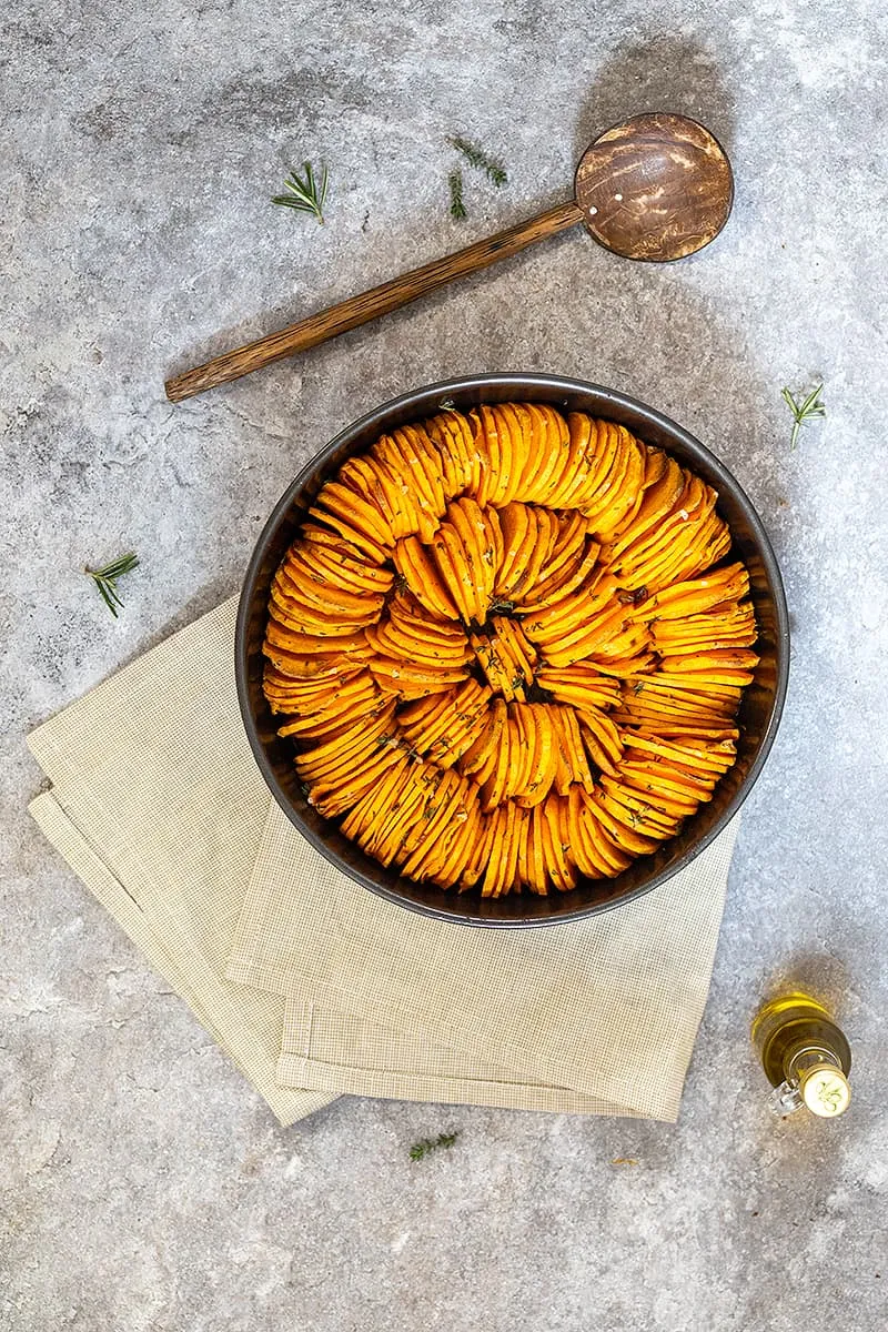 Zoete aardappelplakjes uit de oven - een makkelijk bijgerecht