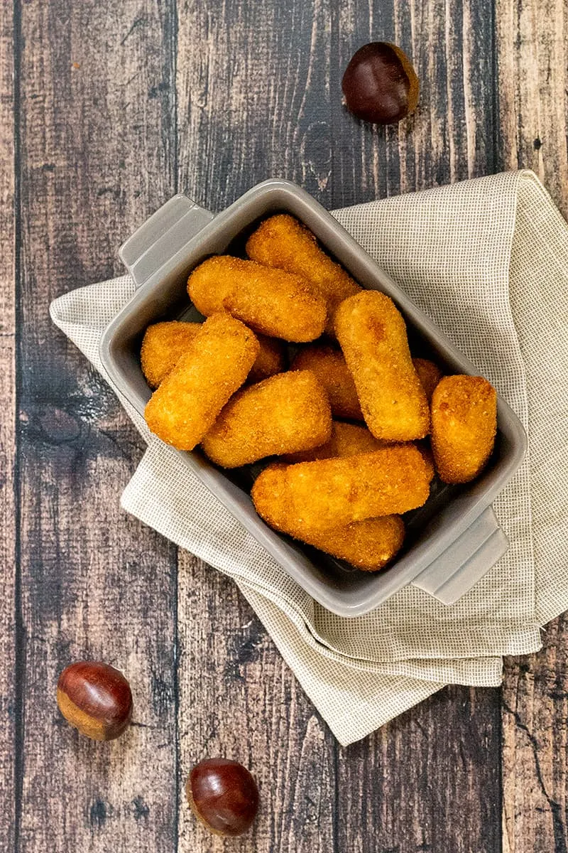 Aardappelkroketjes met kastanjes - een feestelijk bijgerecht