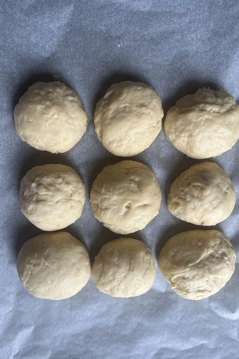 Breekbrood met ui en knoflook voorbereiding - stap 1