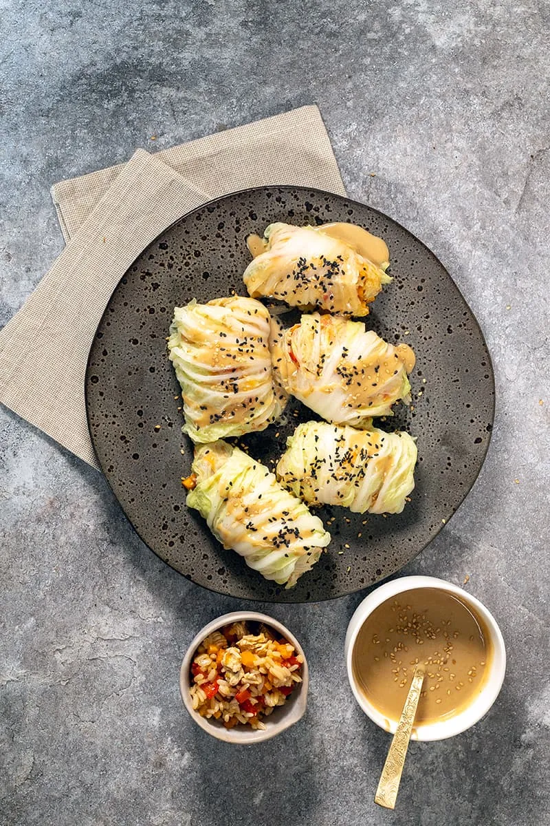 Chinese koolrolletjes met kalkoen, rijst en wortel