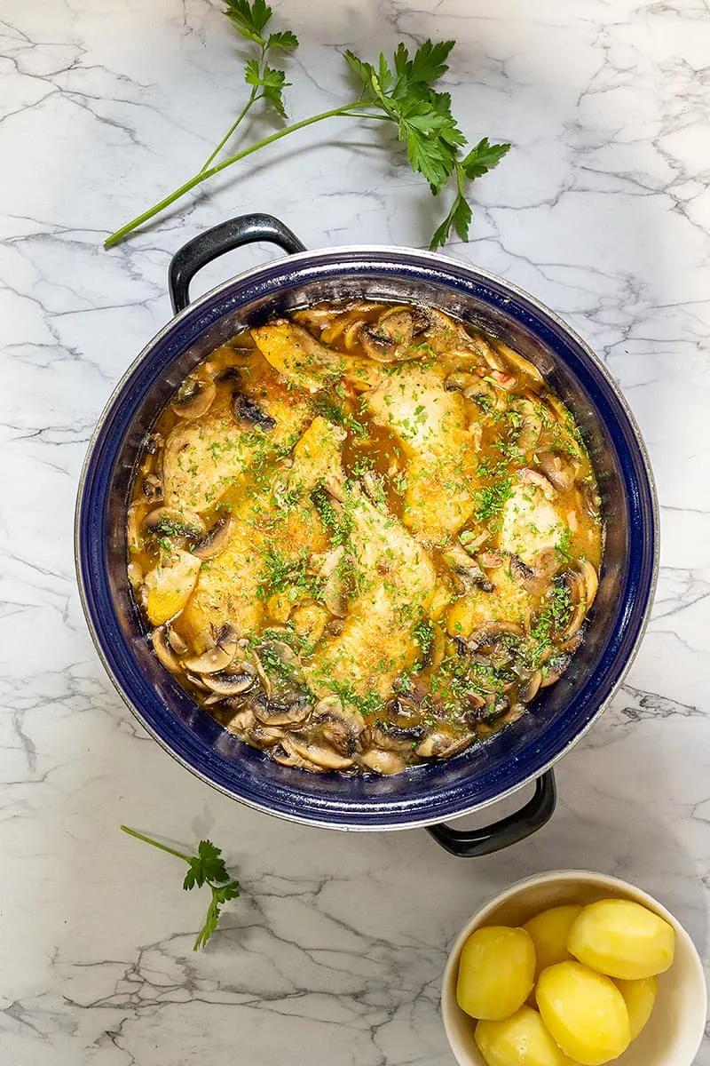 Coq au vin blanc - malse kip in witte wijn