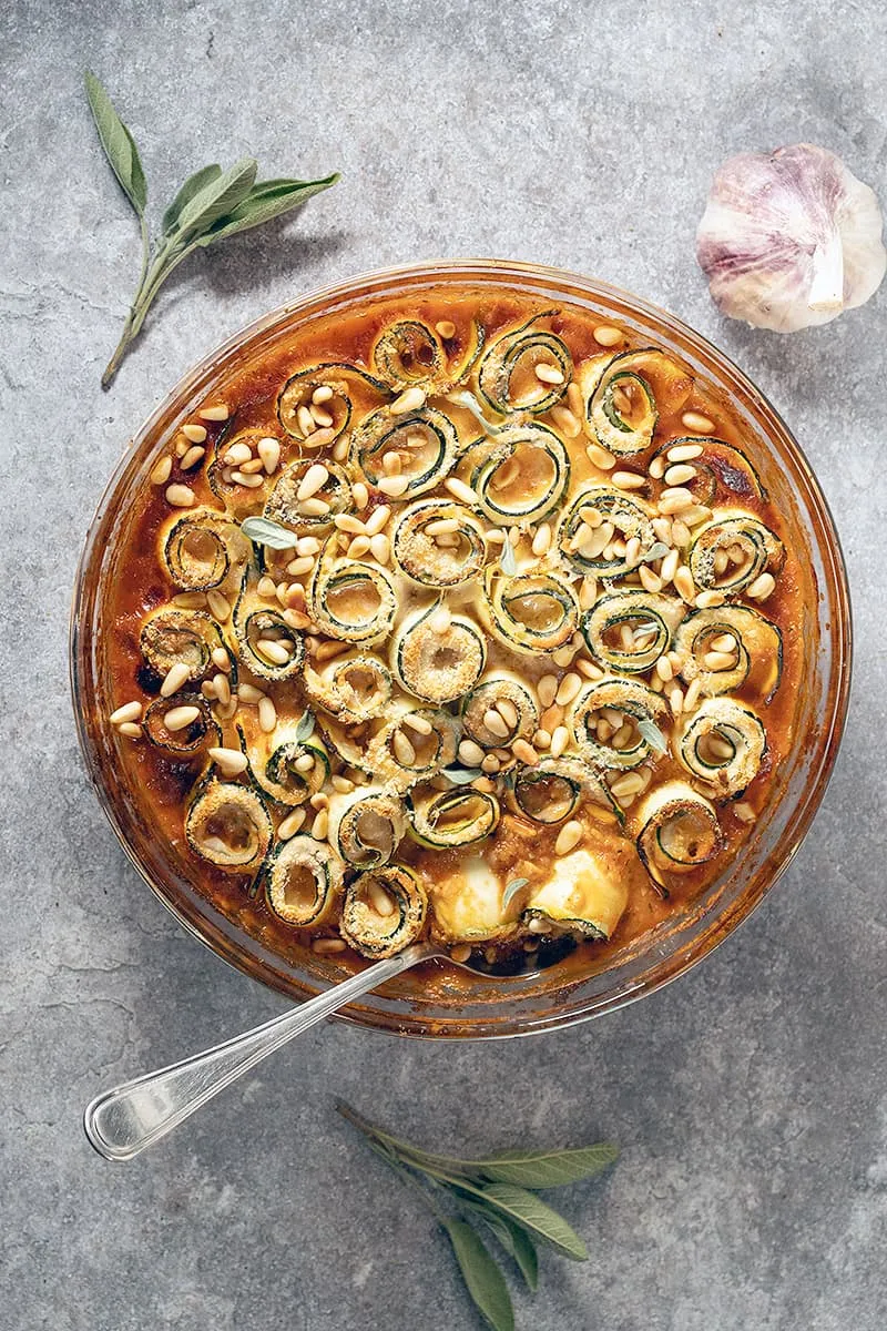 Courgetterolletjes in tomatensaus - een smaakvolle vegetarische maaltijd
