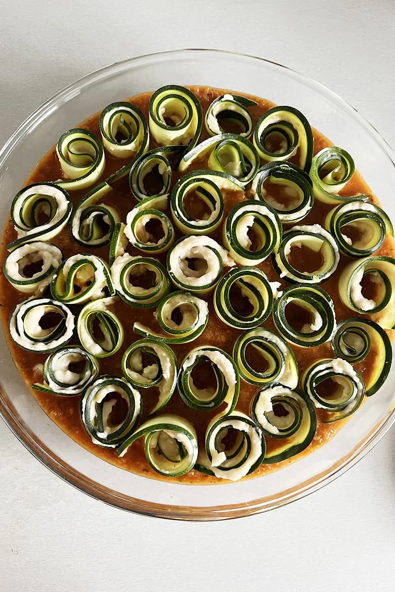 Courgetterolletjes in tomatensaus voorbereiding - stap 3
