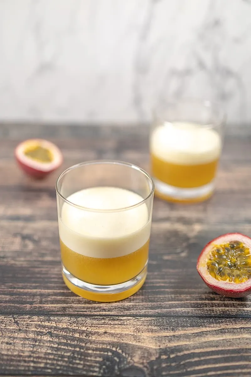 Passievrucht sour is een whiskey sour met een twist