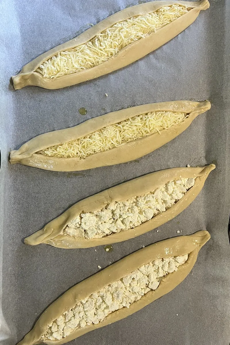 Turkse pide met kaas voorbereiding - stap 2