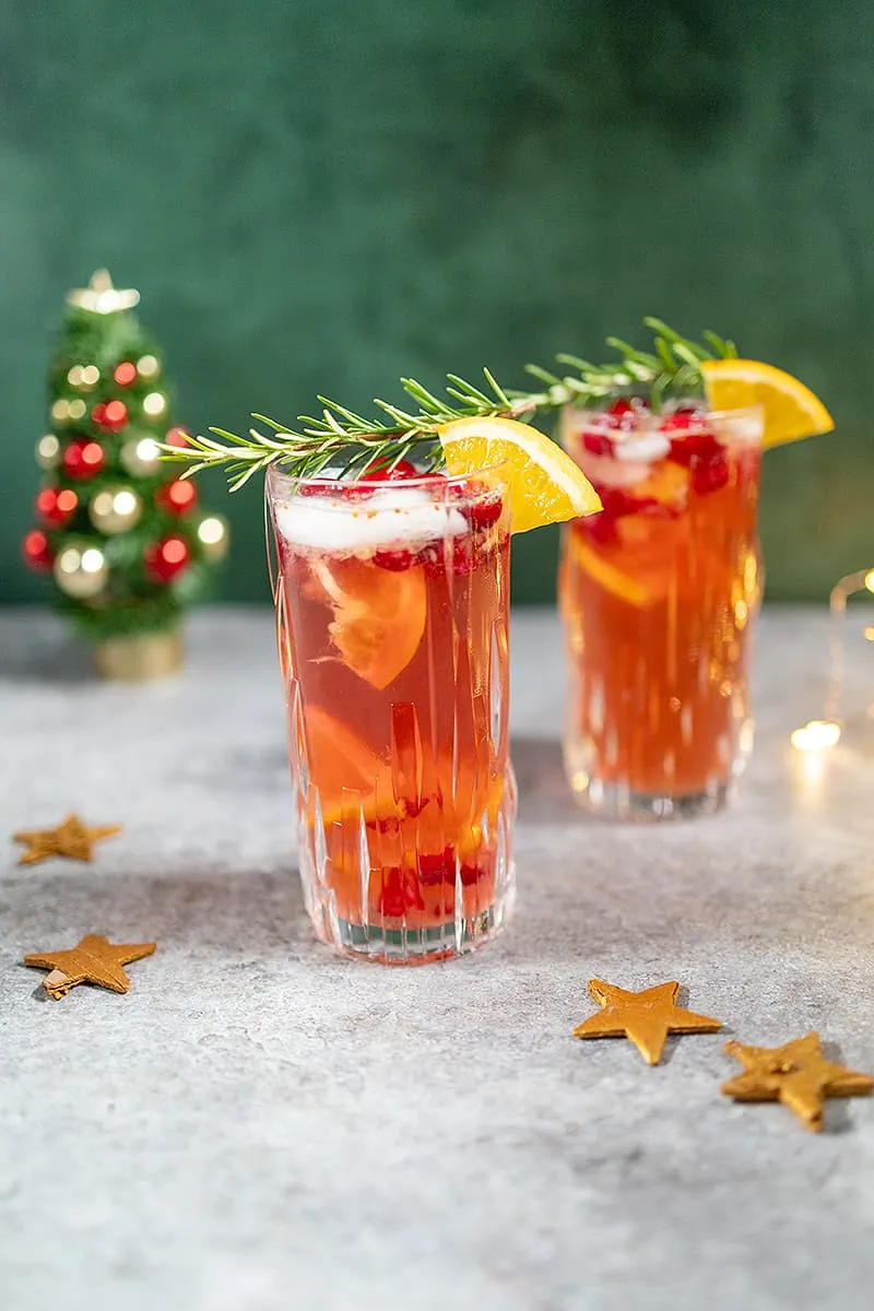 Under the mistletoe cocktail met cranberry en sinaasappel