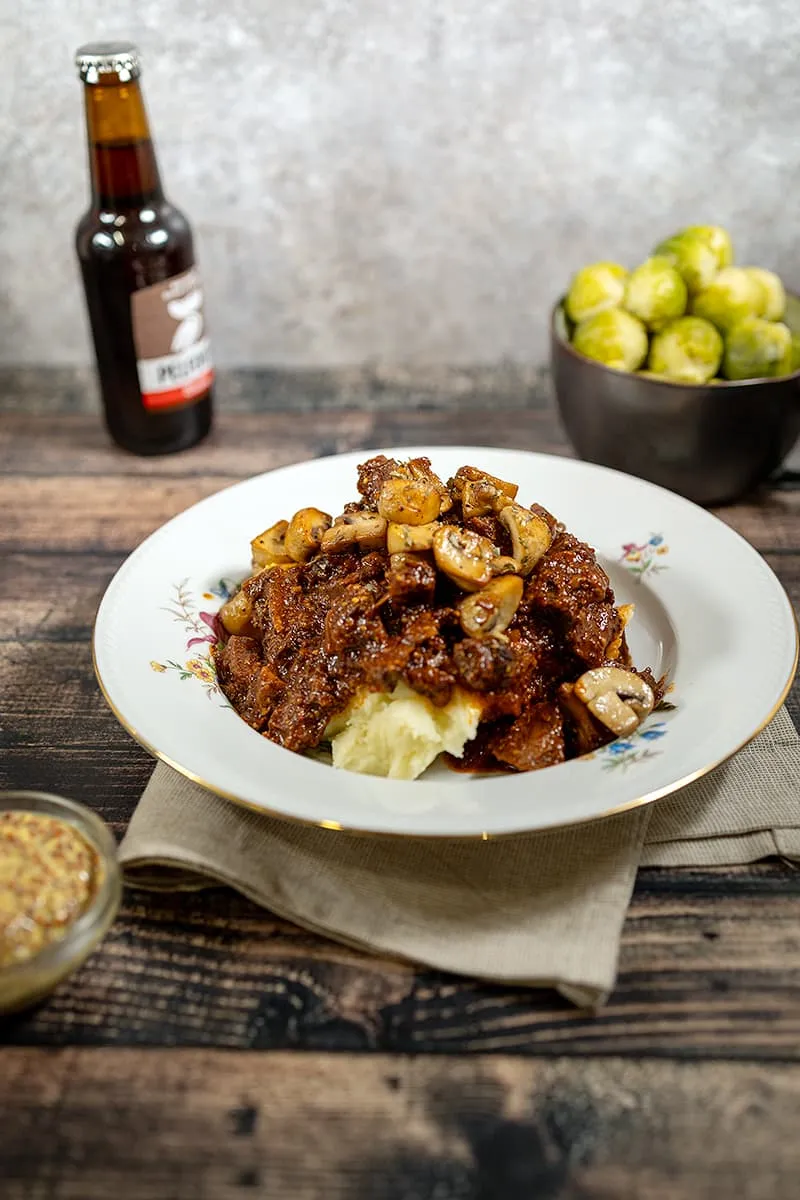 Stoofvlees met bruin bier en grove mosterd - nét even anders!