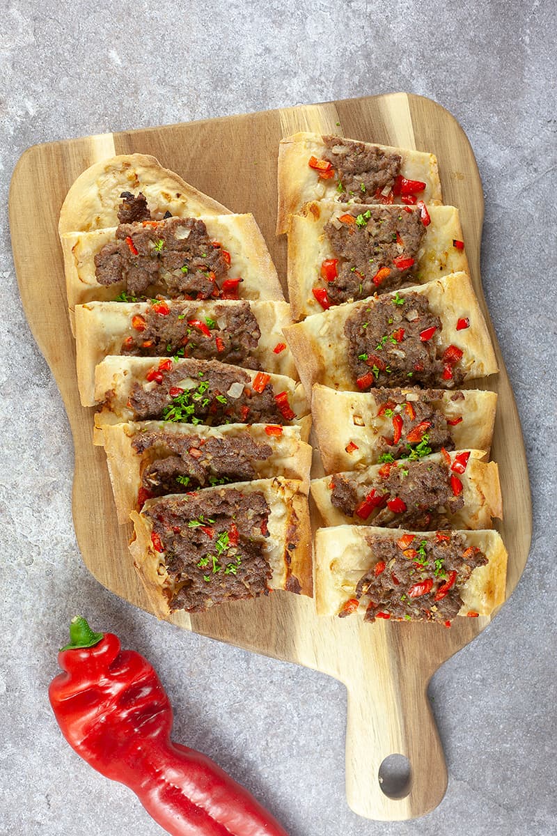 Etli ekmek (Turks platbrood met gehakt)