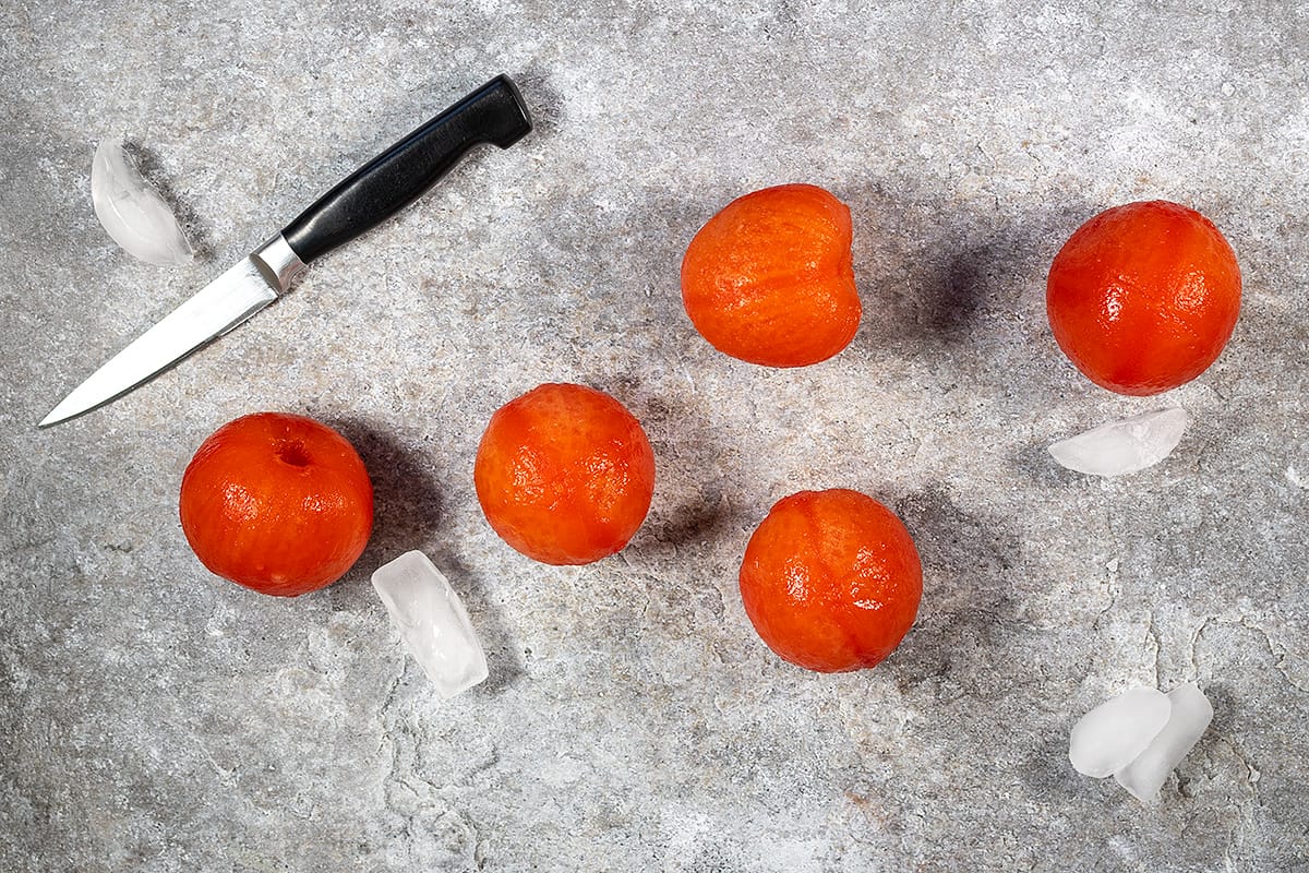 Tomaten ontvellen - zo doe je dat