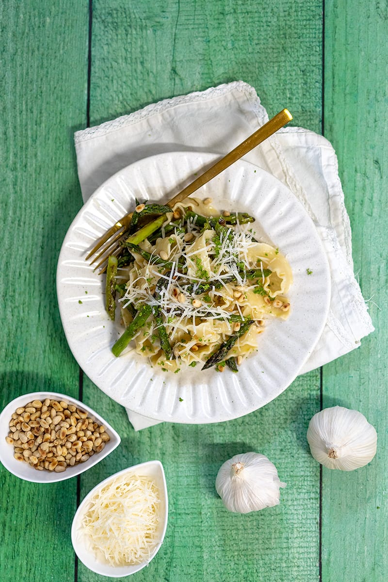 Vegetarische pasta met groene asperges