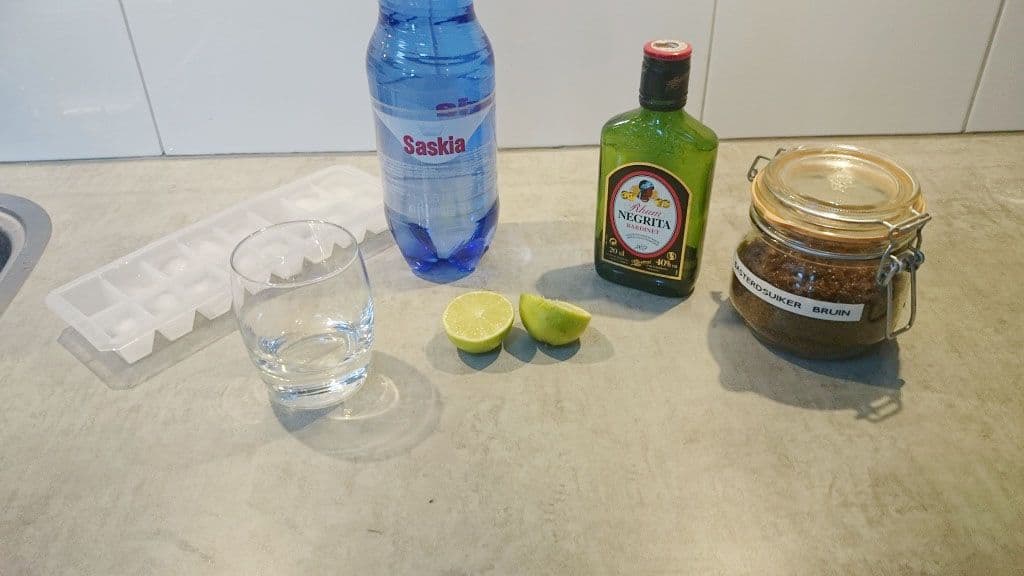 Rum, limoen en bruine suiker cocktail Ingrediënten