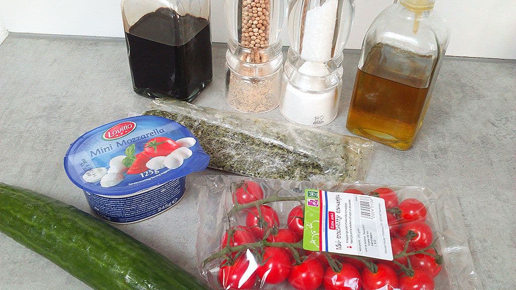 Komkommersalade met mini mozzarella ingrediënten