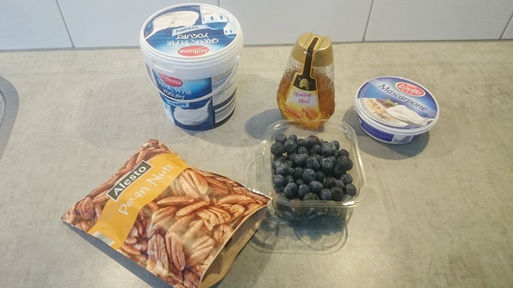 Griekse yoghurt mascarpone met bosbessen en honing Ingrediënten