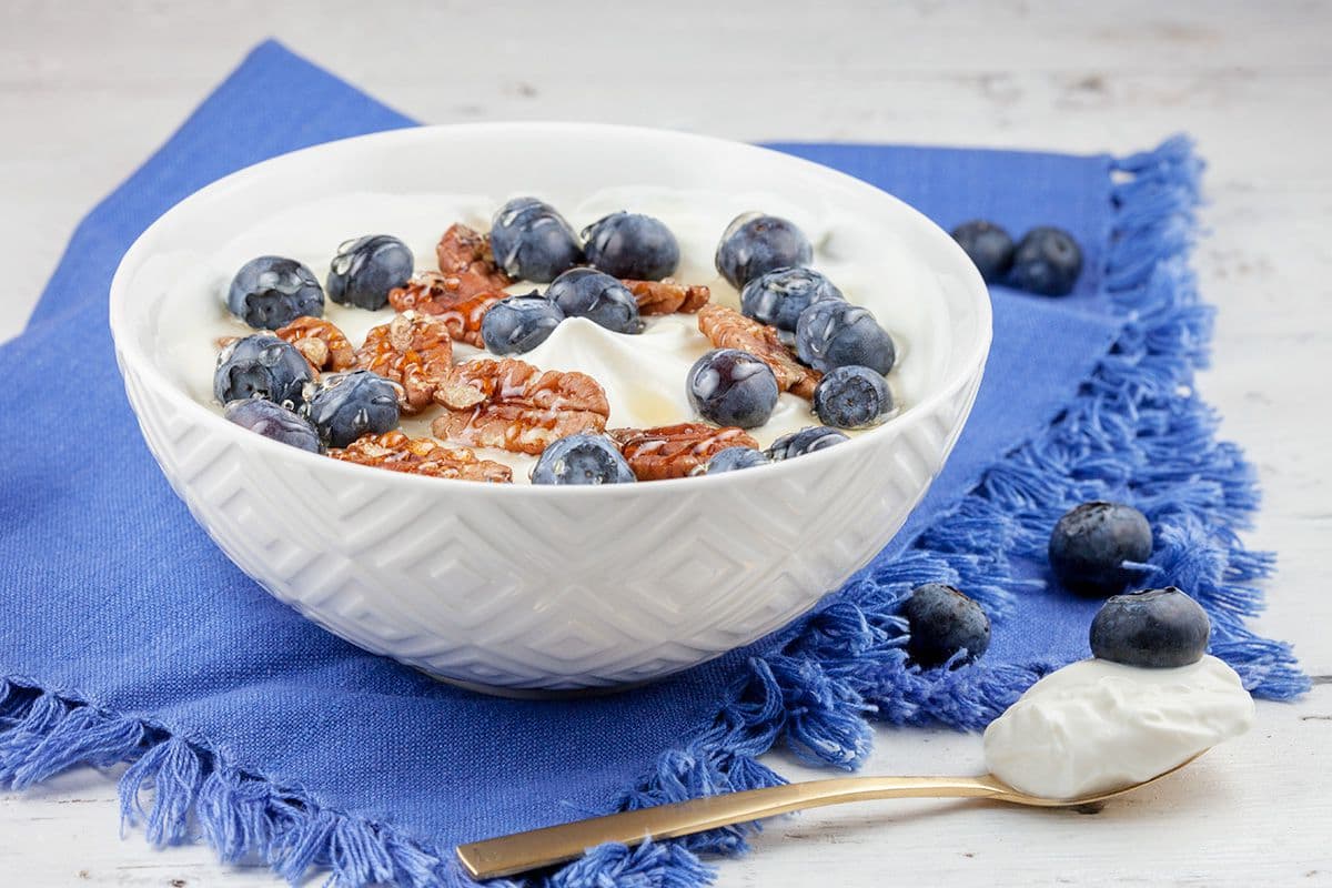 Griekse yoghurt mascarpone met bosbessen en honing