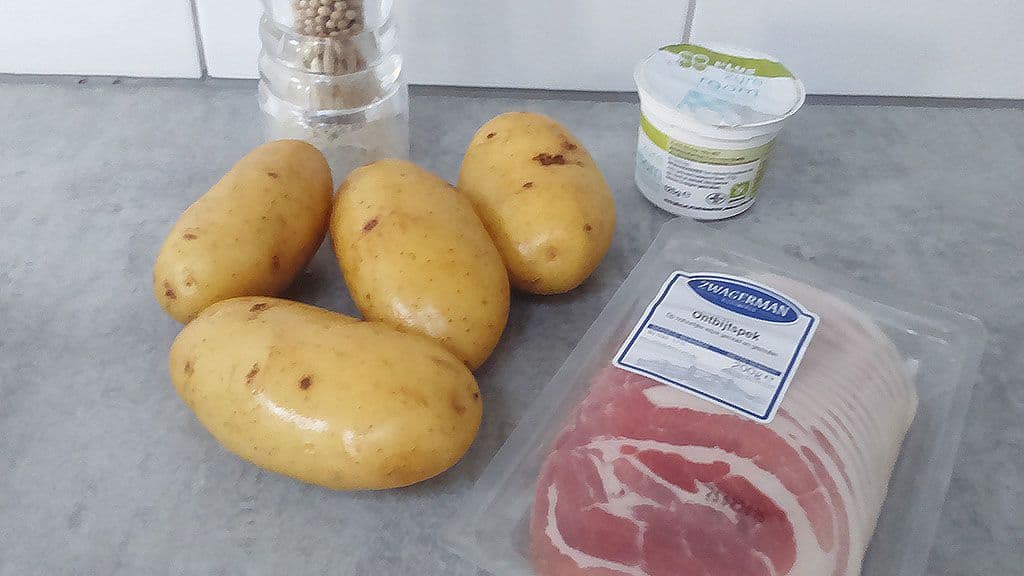 Gepofte aardappel met speksaus Ingrediënten