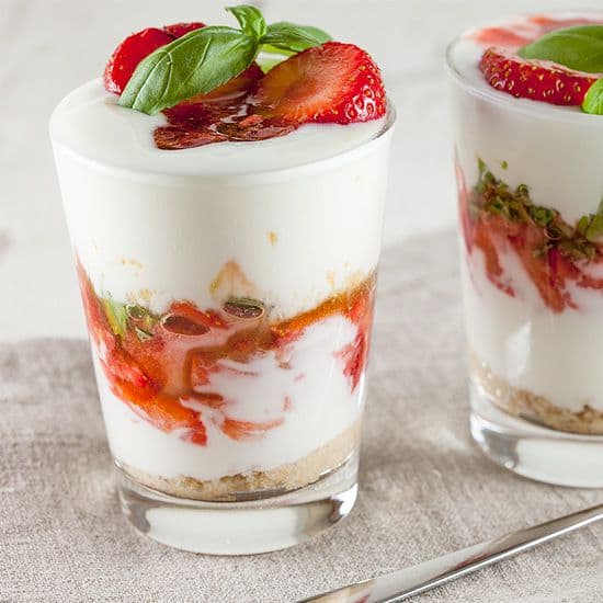 Aardbeien yoghurt toetje
