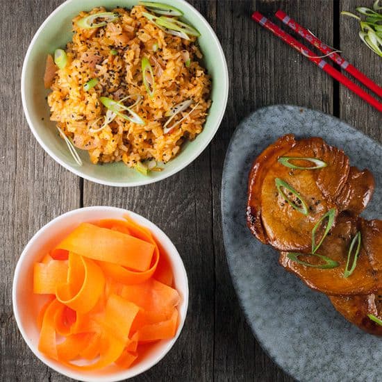 Gebakken rijst met kimchi en gochujang varkensvlees