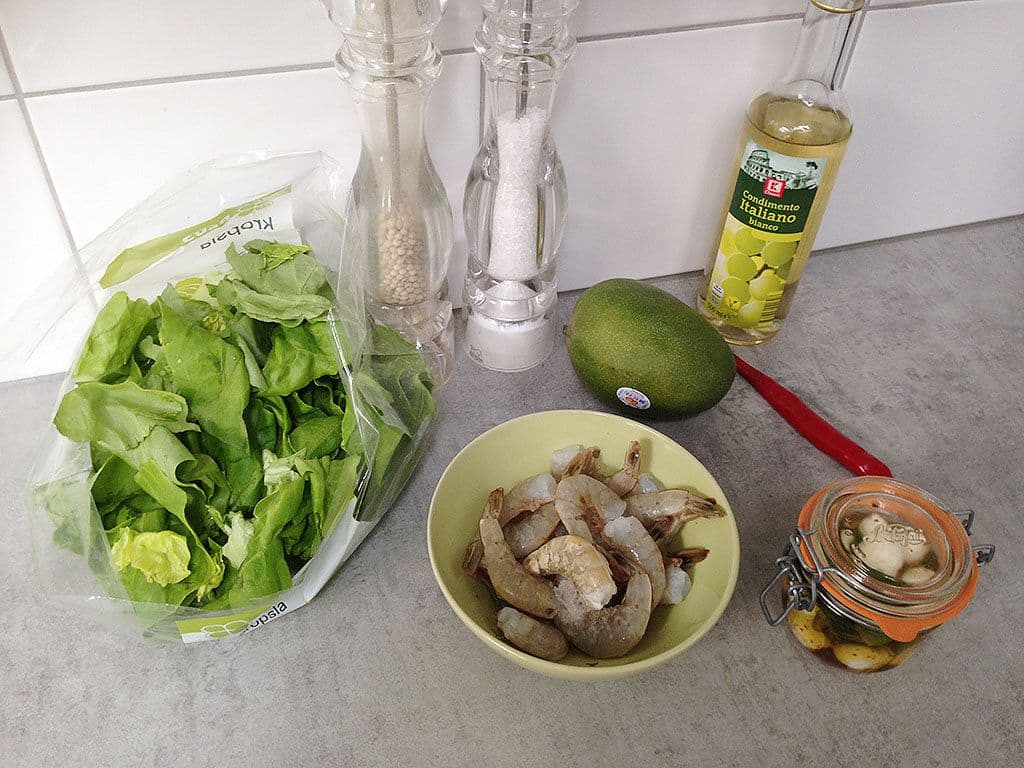 Salade met gamba's, mango en mozzarella ingrediënten