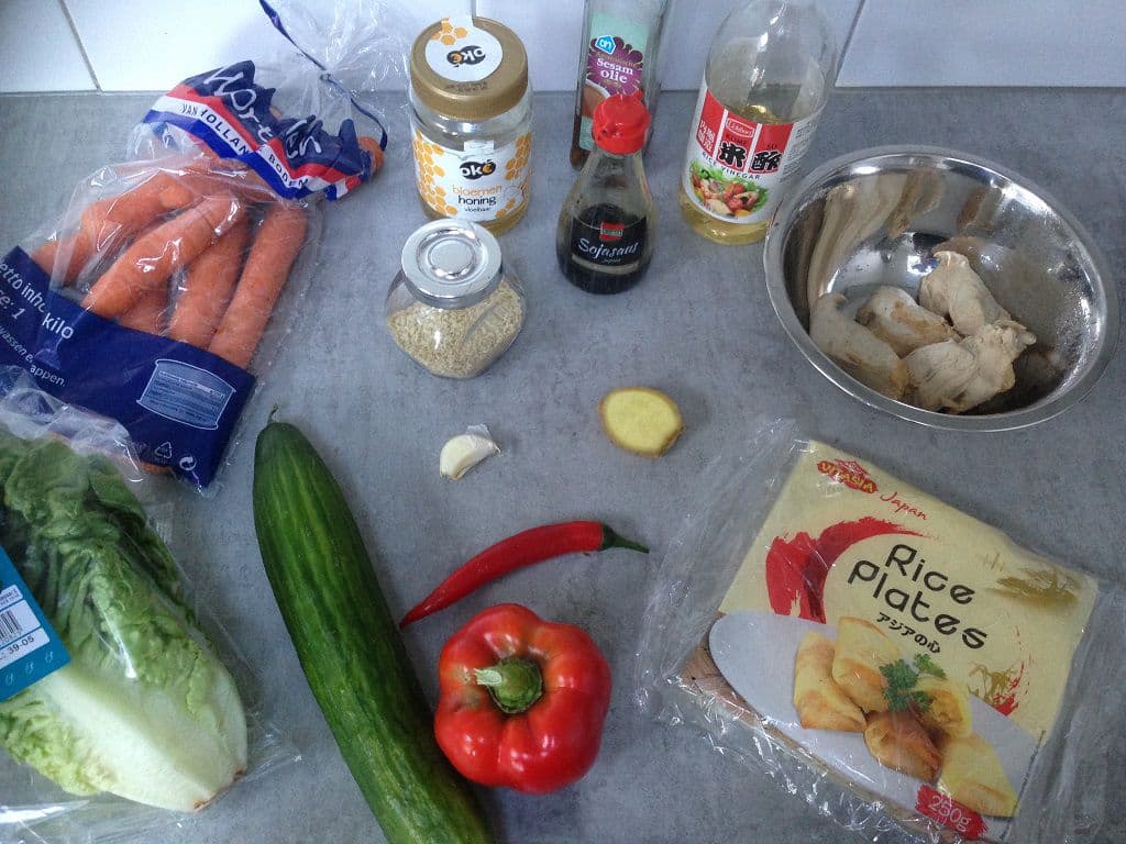 Springrolls met kip en sesamsaus Ingrediënten
