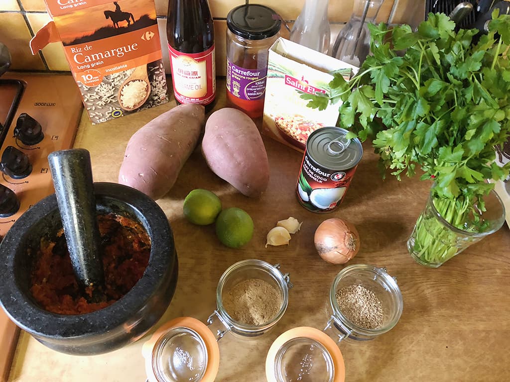 Zoete aardappel curry met krokante kikkererwten Ingrediënten