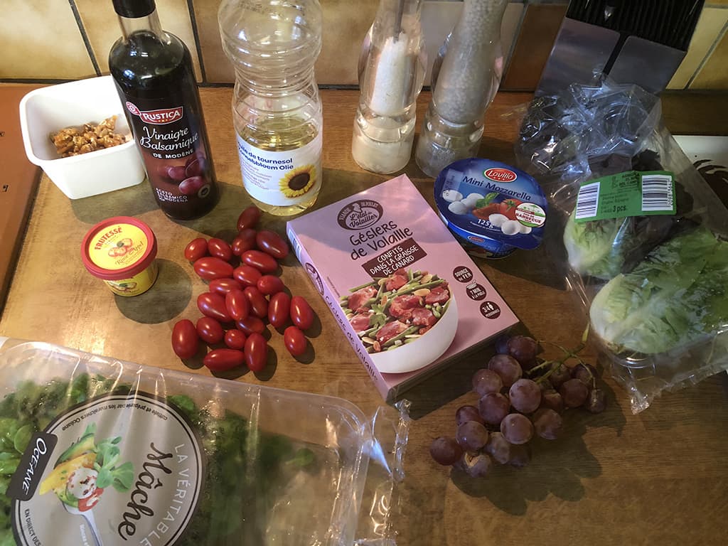 Salade met mozzarella, druiven en stroopdressing Ingrediënten